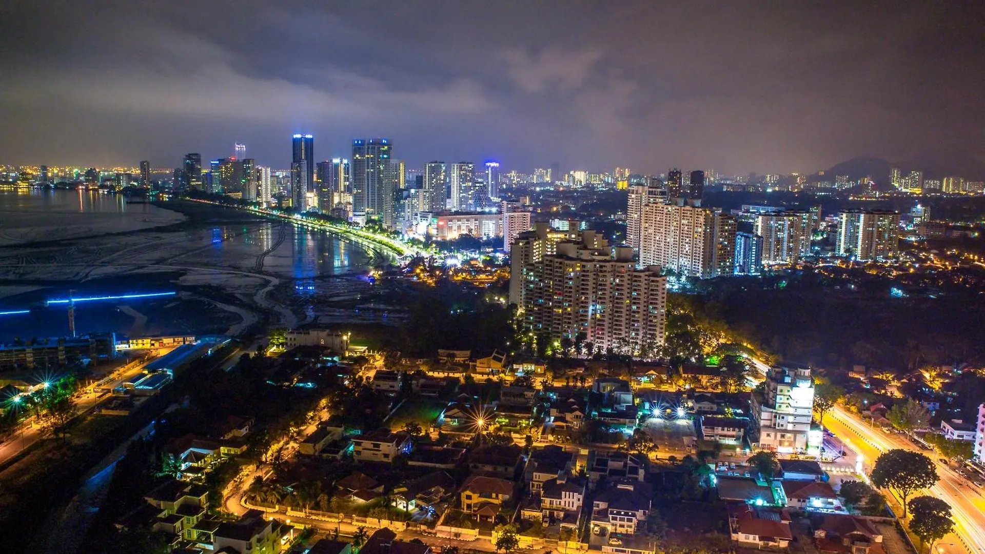 Apartamento The Landmark By Katana 3Br To 4Br Luxury Seaview Landmark Homestay At Gurney 15-16Pax 无敌海景套房 Tanjung Tokong